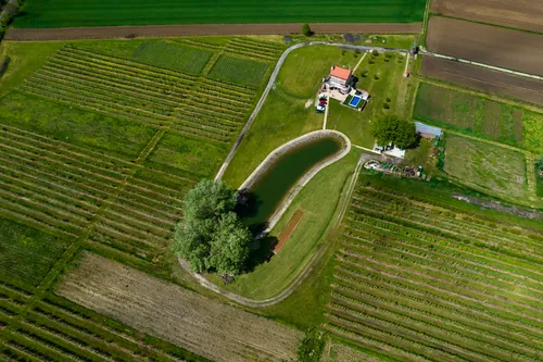 imanje-dron-03-kartica Dron fotka ptičji pogled imanja Stipino