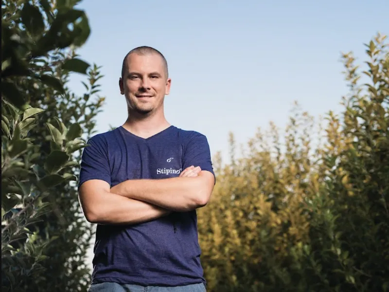Stipe Dumančić, vlasnik OPG Stipino, u voćnjaku
