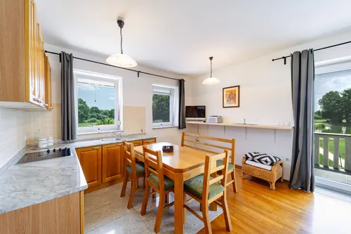 Villa Stipino, blagovaonica uz prozor, prvi kat